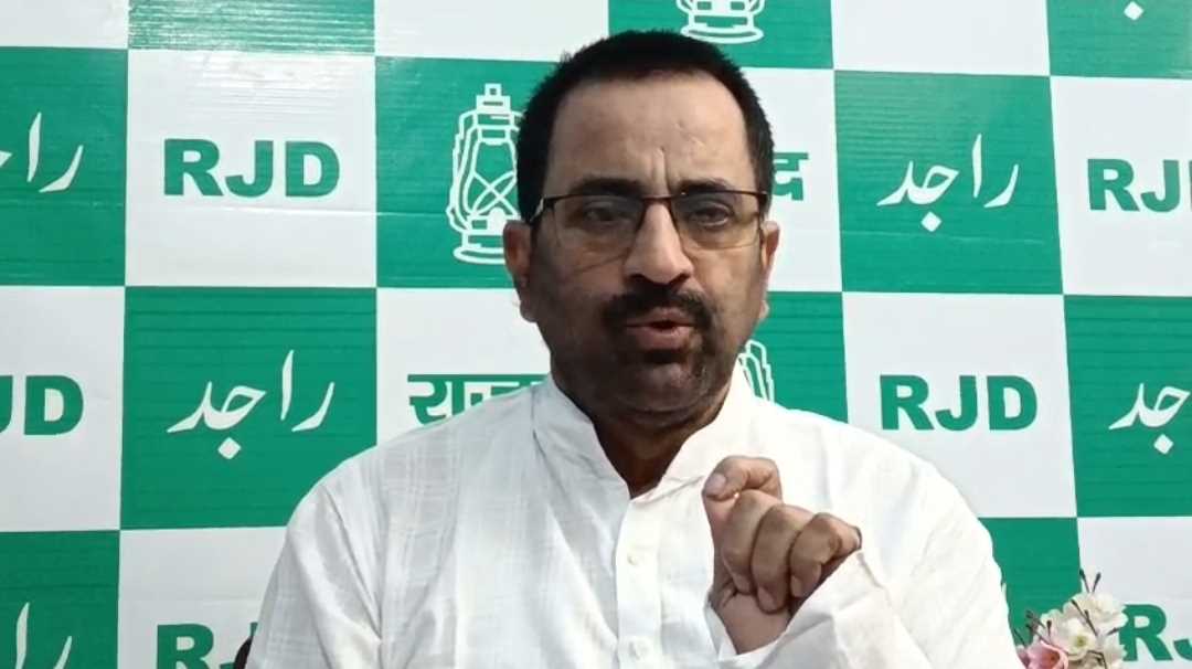 सम्राट चौधरी ने तेजस्वी पर लगाया सरकारी बंगला कब्जाने का आरोप, राजद ने दी सफाई